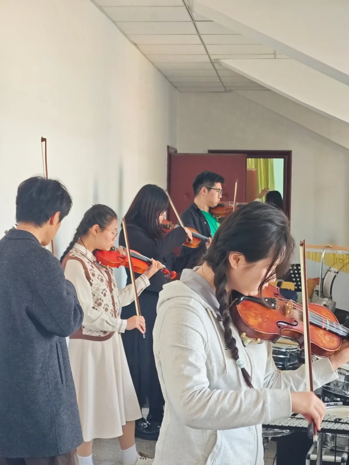 小提琴排练